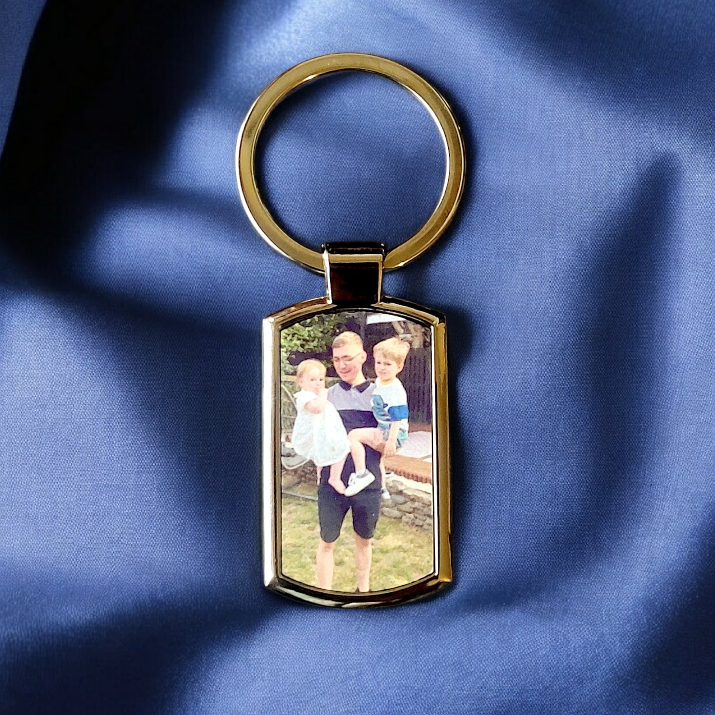 Personalized Photo Keyring – Custom Picture Keychain Gift for Dad, Family & Loved Ones